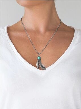 Jessica Simpson Turquoise Accent Feather Pendant Necklace - NWT
